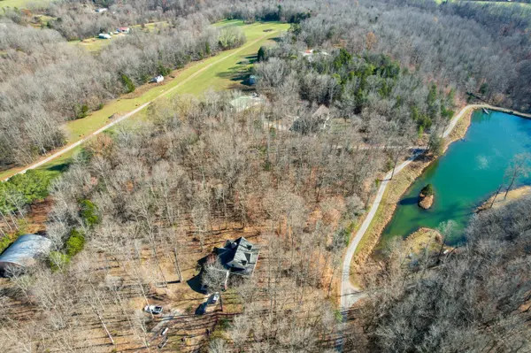 418 Lazy Eight Dr, Chapmansboro, TN 37035