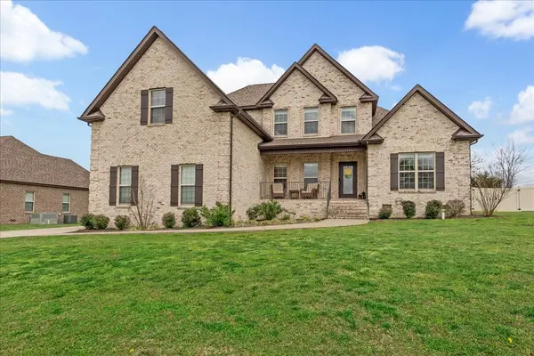 1004 Lewis Downs Dr, Christiana, TN 37037