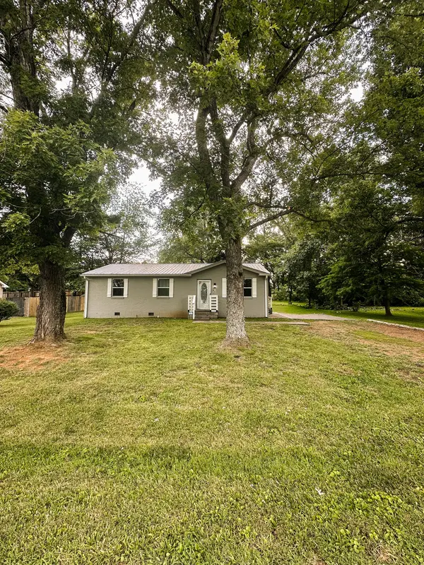 909 Turner Dr, Hartsville, TN 37074