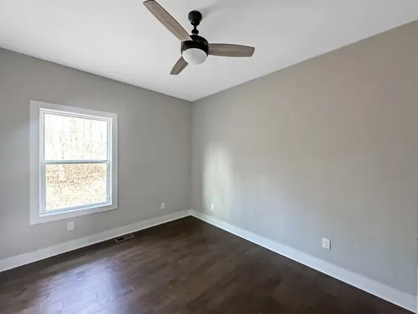 531 Lewis Ln, Charlotte, TN 37036