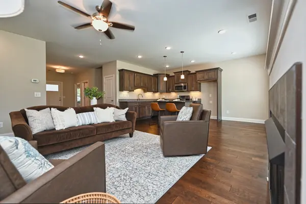 106 Brook Ct, White House, TN 37188