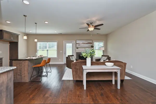 106 Brook Ct, White House, TN 37188