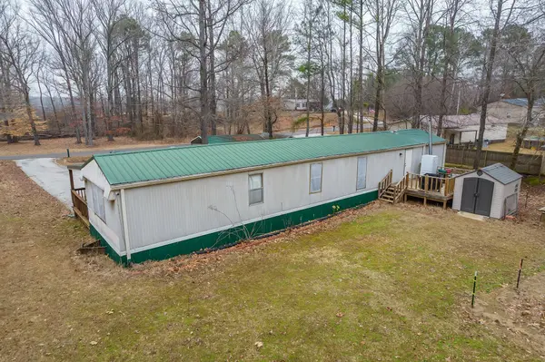 365 Parker Cir, Wildersville, TN 38388