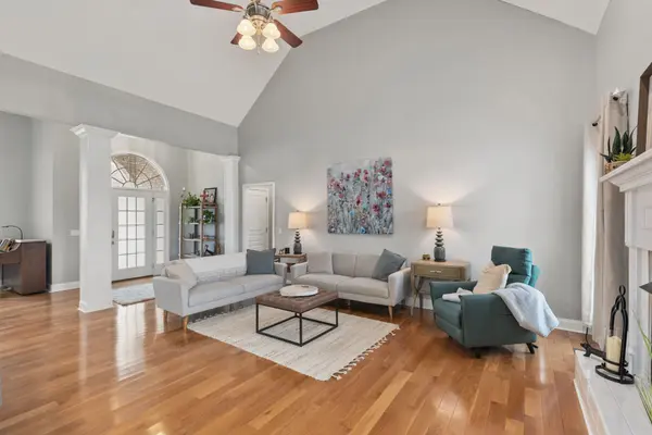 208 Deerfield Dr Springfield, TN 37172
