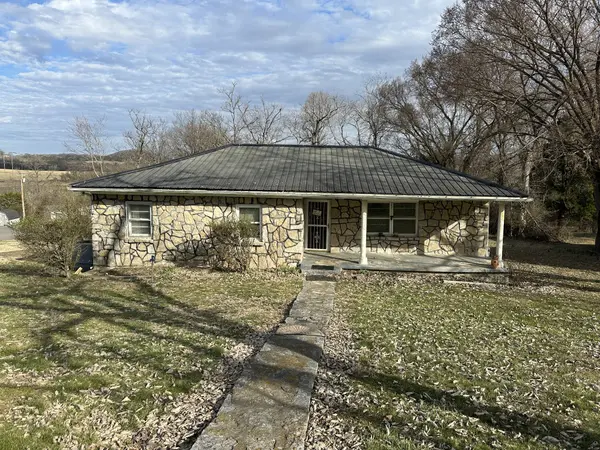312A W Main St, Hartsville, TN 37074