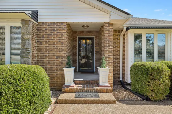 1016 Bunker Hill Dr, Arrington, TN 37014