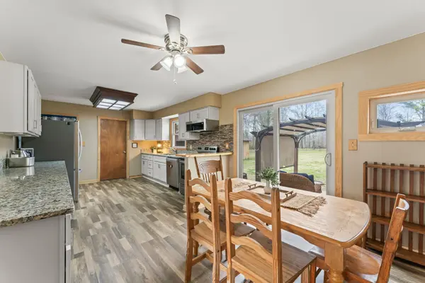 90 Blackburn Ln, Tullahoma, TN 37388