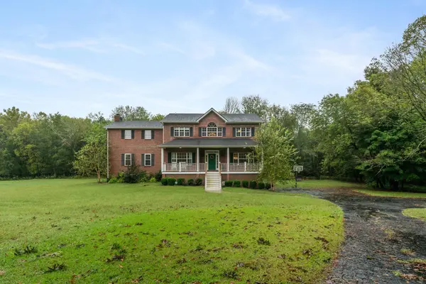 1090 Bledsoe Dr, Castalian Springs, TN 37031