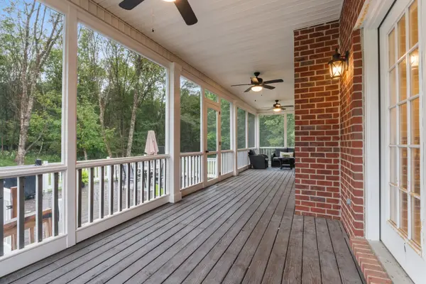 1090 Bledsoe Dr, Castalian Springs, TN 37031