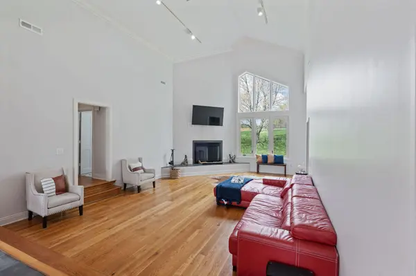 4463 James Stone Rd, Cedar Hill, TN 37032