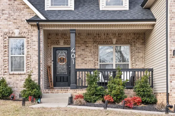 401 Glenstone Springs Dr, Clarksville, TN 37043