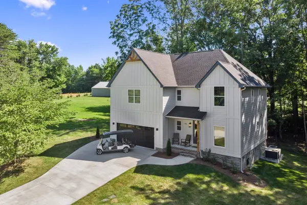 45 Hickory Point Dr, Winchester, TN 37398