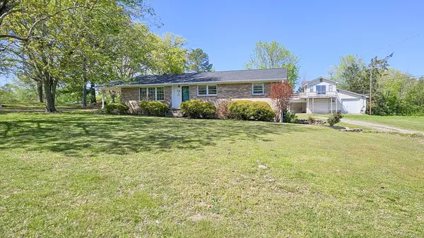 26 Simmons Rd, Fayetteville, TN 37334