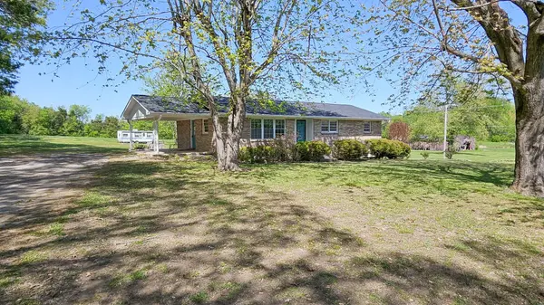 26 Simmons Rd, Fayetteville, TN 37334