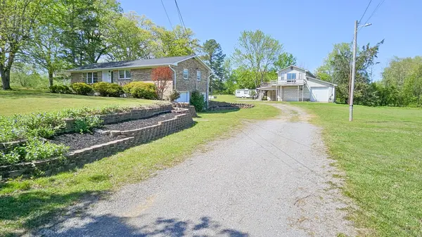 26 Simmons Rd, Fayetteville, TN 37334