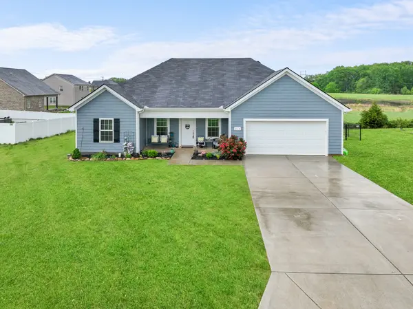 215 Mimosa Dr, Decherd, TN 37324