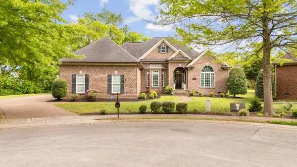 2823 Avington Ct, Murfreesboro, TN 37128