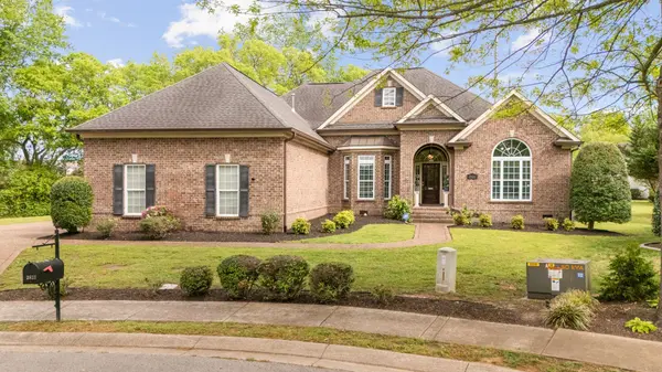 2823 Avington Ct, Murfreesboro, TN 37128