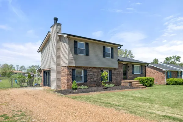 1150 Timberwood Dr, Gallatin, TN 37066