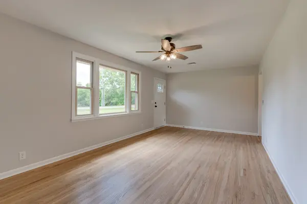 3009 Old Greenbrier Pike, Greenbrier, TN 37073