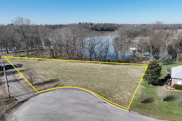 1060 Emerald Valley Dr, Castalian Springs, TN 37031