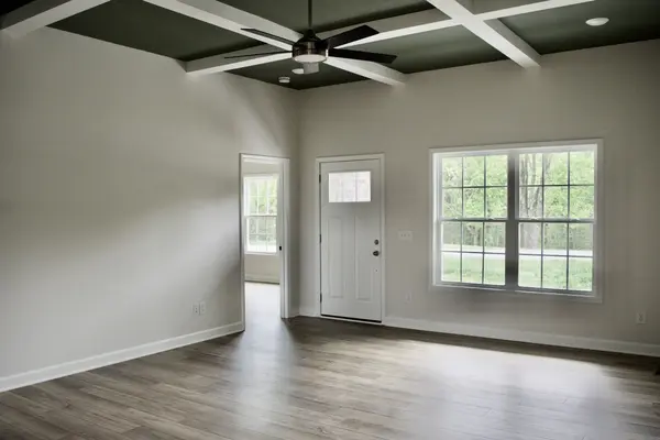 723 Mount Vernon Rd, Bethpage, TN 37022