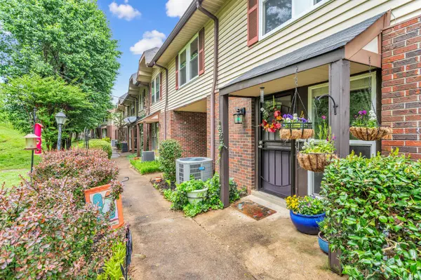 500 Paragon Mills Rd #D4, Nashville, TN 37211