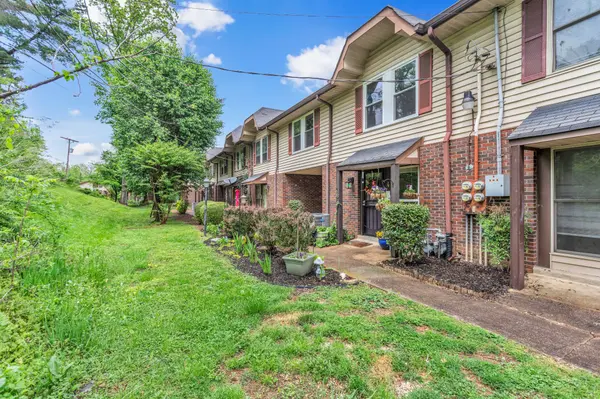 500 Paragon Mills Rd #D4, Nashville, TN 37211