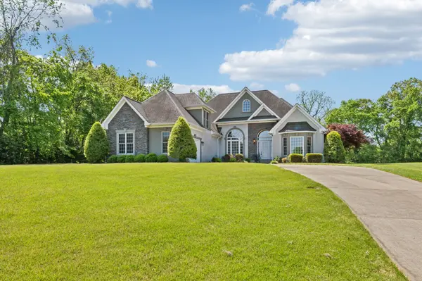 417 Lake Pointe Dr, Clarksville, TN 37043