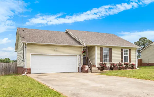 604 Millie Dr, Oak Grove, KY 42262