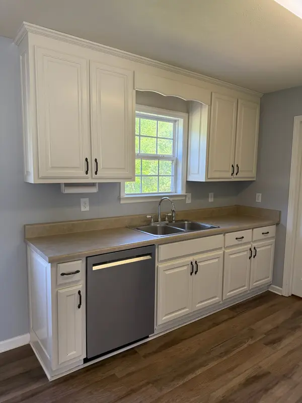 27 Long Meadow Dr, Fayetteville, TN 37334