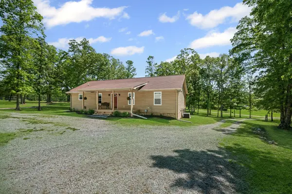 606 Fortner Rd, Mc Ewen, TN 37101