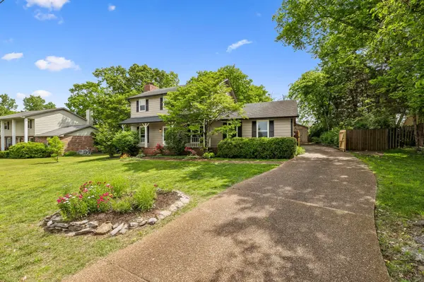 3526 Wood Bridge Dr, Nashville, TN 37217