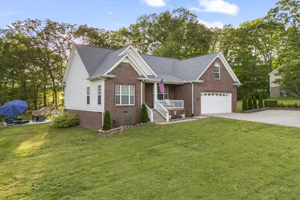 1497 N Hummingbird Ln, Dickson, TN 37055