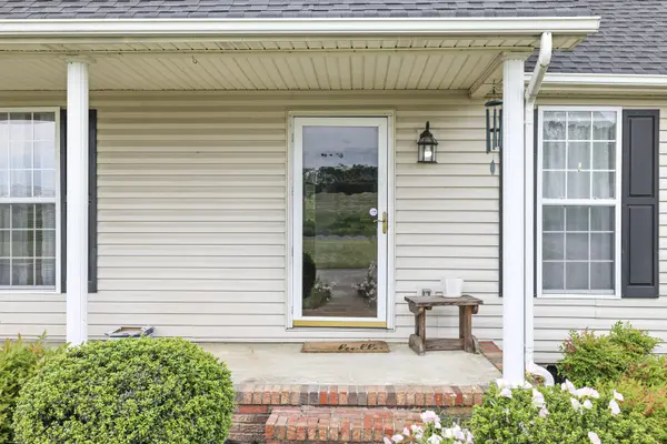 672 Old Snow Hill Rd, Dowelltown, TN 37059