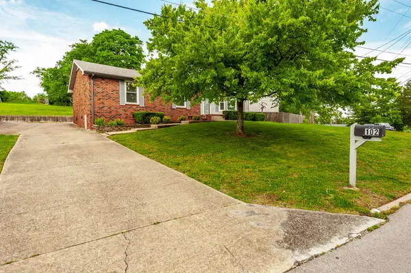 102 Spruce Dr, Hendersonville, TN 37075