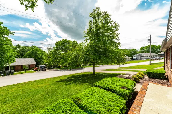 102 Spruce Dr, Hendersonville, TN 37075