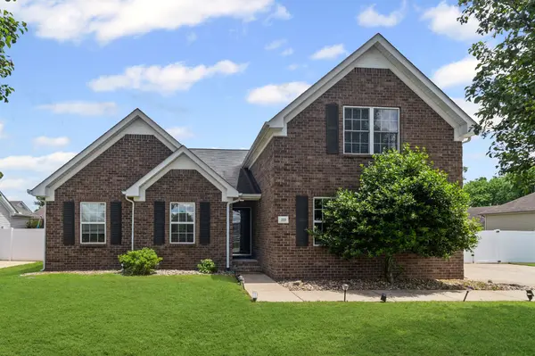 2119 Saint Andrews Dr, Murfreesboro, TN 37128