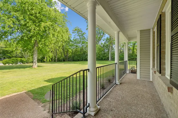 2637 Country Haven Dr, Thompsons Station, TN 37179