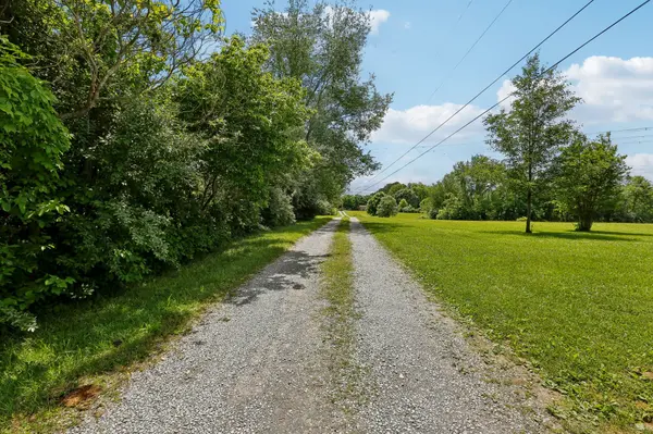 3132 Old New Cut Rd, Springfield, TN 37172