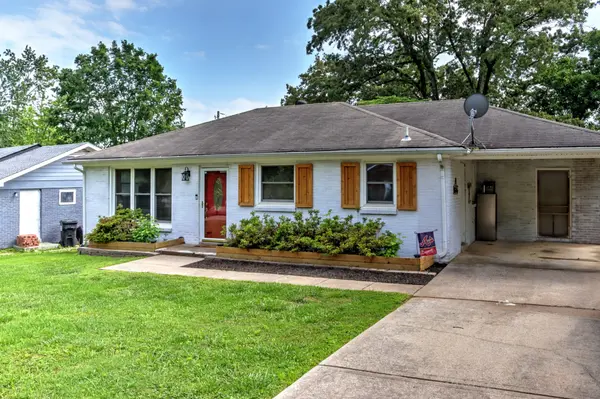 2002 Post Rd, Clarksville, TN 37043