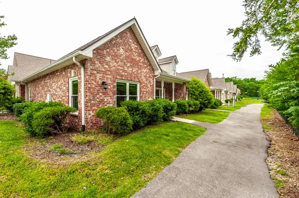 100 Shore Dr, White House, TN 37188