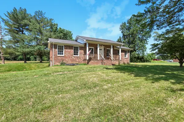 693 Lee Braswell Rd, Smithville, TN 37166