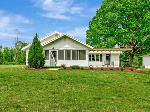 810 Pond Rd, Dickson, TN 37055