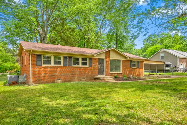 206 Maplewood Dr, Clarksville, TN 37042