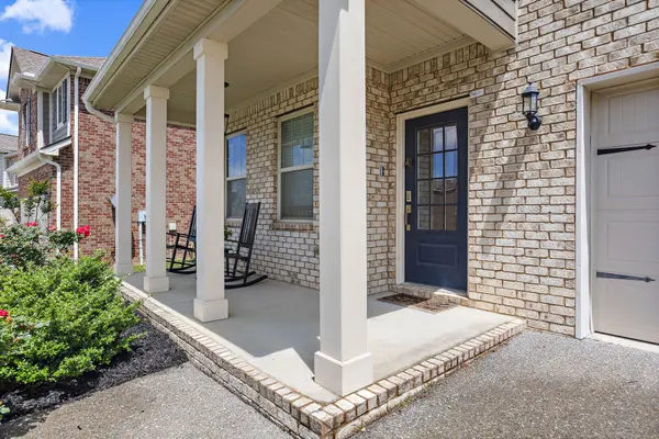 333 Blackthorn Ln, Gallatin, TN 37066