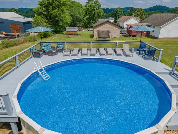 530 Maplewood Dr, Cornersville, TN 37047