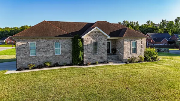 300 Woodson Dr, Tullahoma, TN 37388