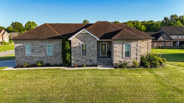 300 Woodson Dr, Tullahoma, TN 37388