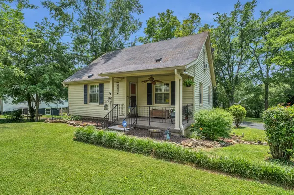 214 W Cedar St, Goodlettsville, TN 37072